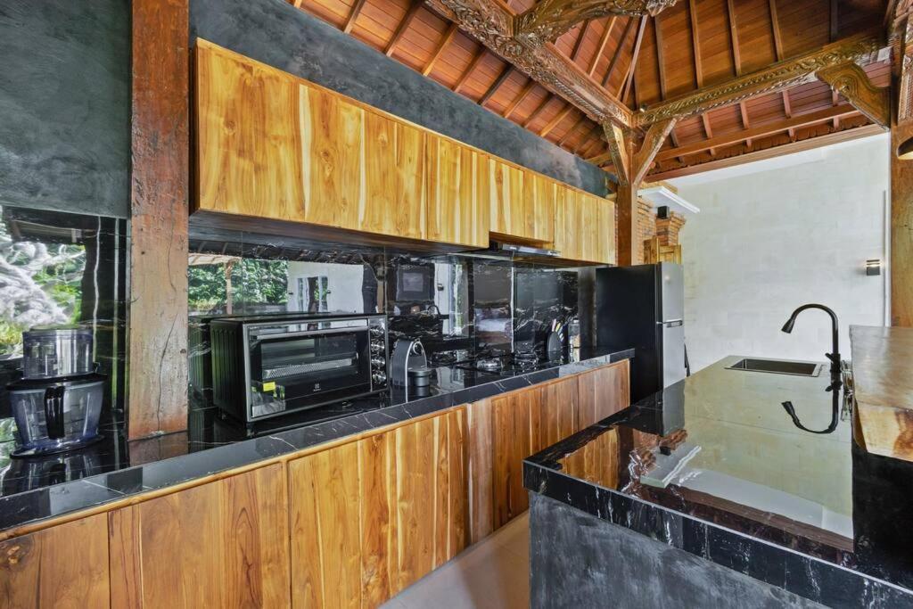New 4 Bedroom Villa Surrounded By Jungle And Ricefields Ubud Kültér fotó